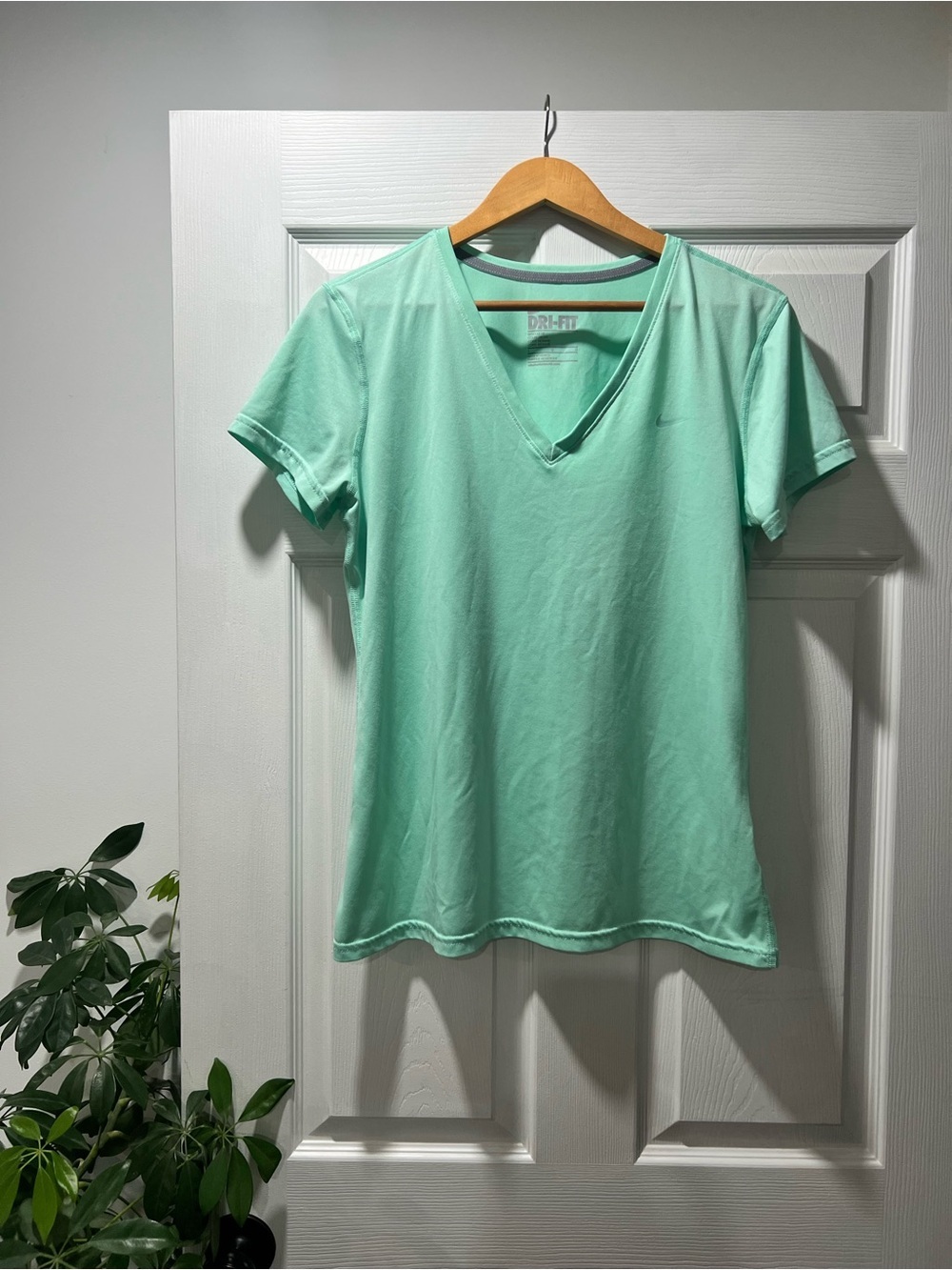 Nike Athletic Short Sleeve T-Shirt Size Large